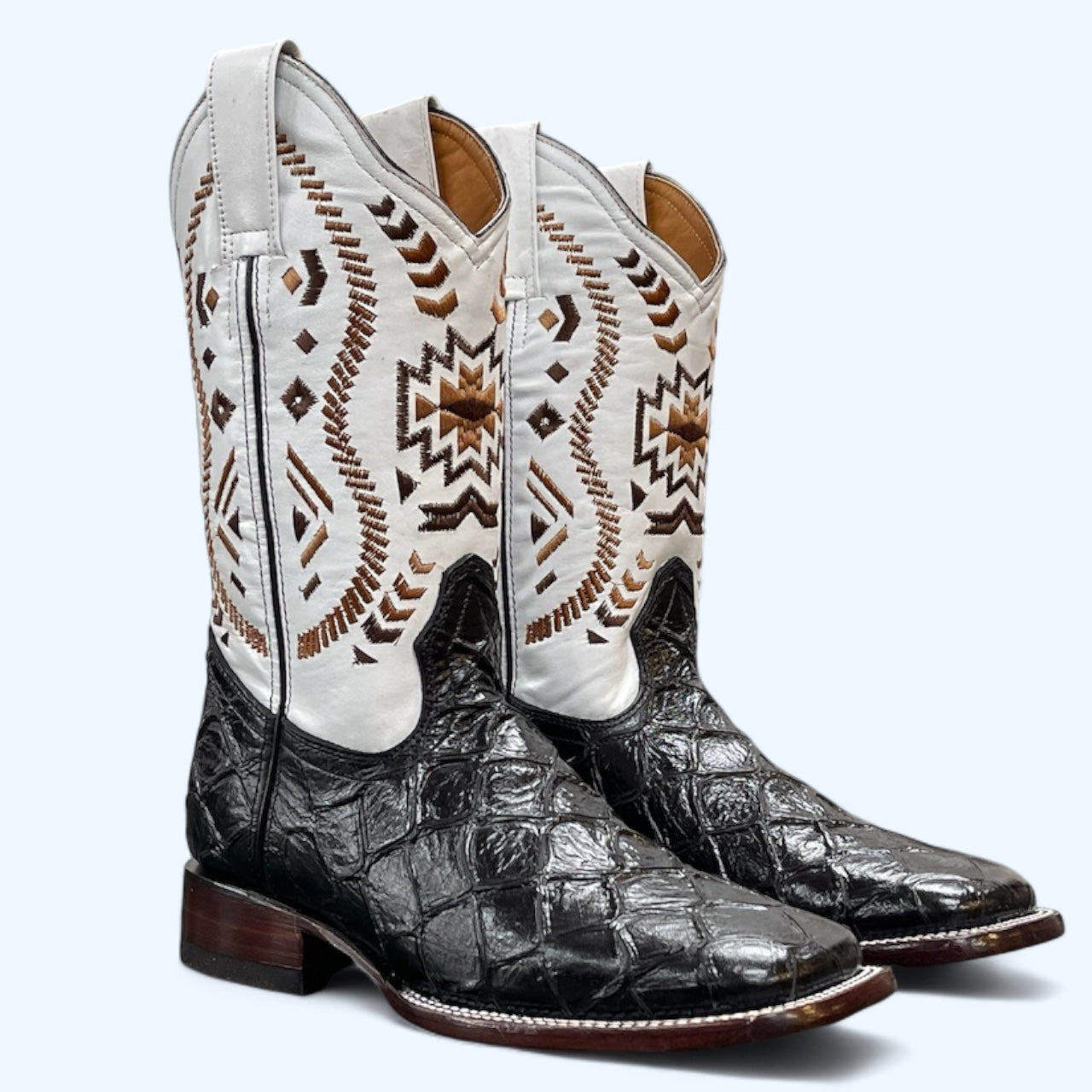 TBC BOOTMAKERS Black Fish Print 0001